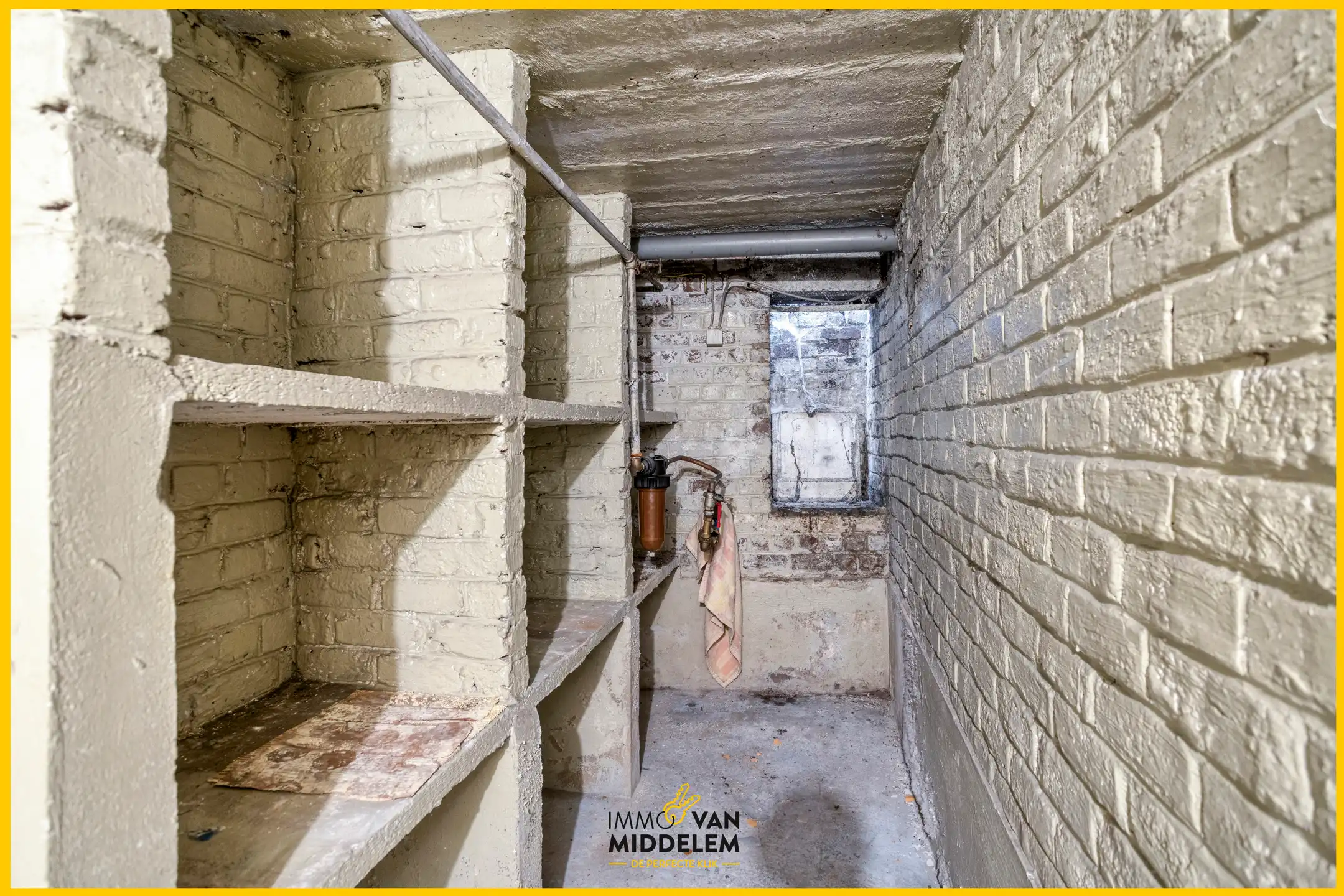 TE RENOVEREN RIJWONING MET 3 KAMERS, TUIN EN ANNEX foto 11