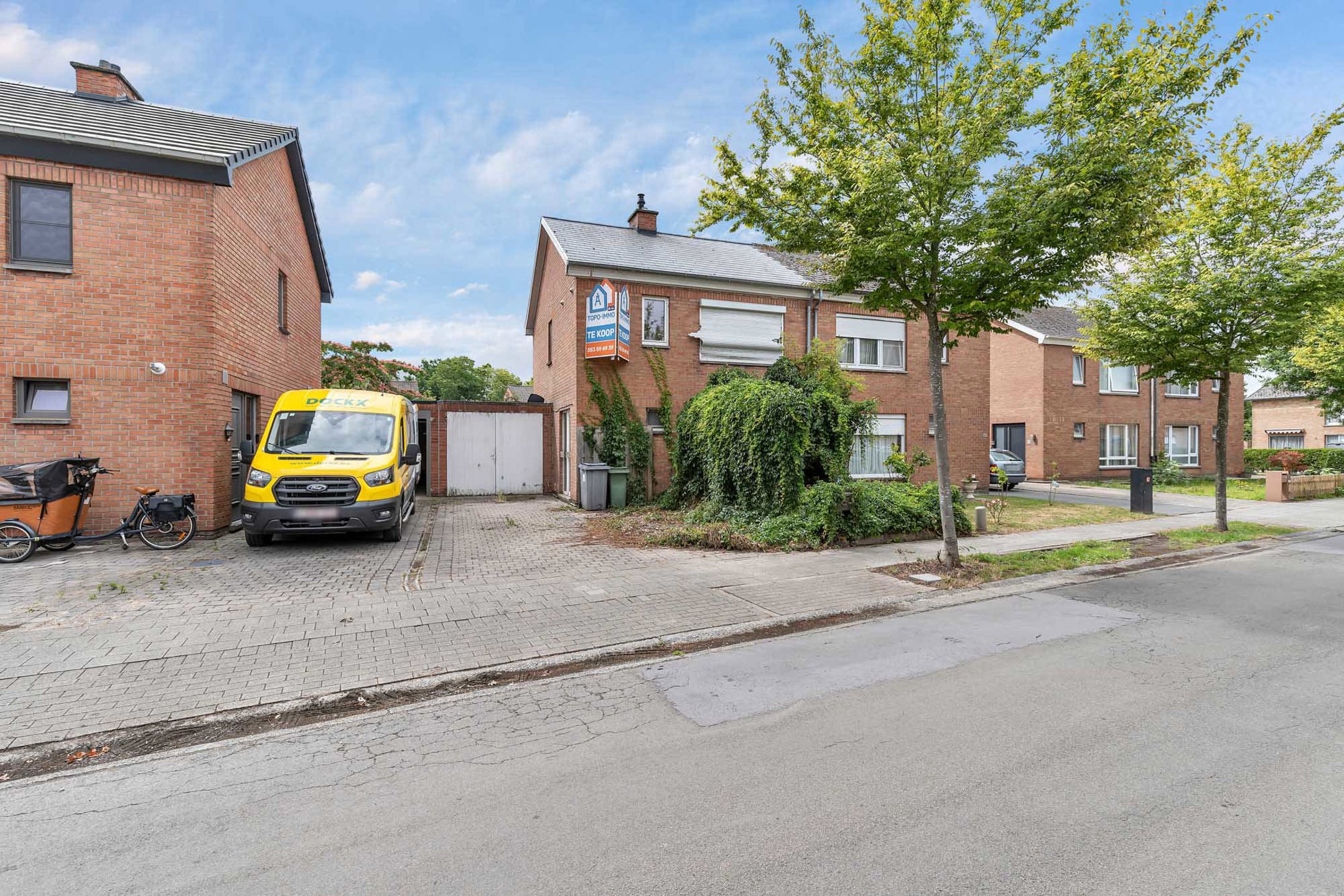 Renovatiewoning met vernieuwd dak en ramen in Lochristi foto 2