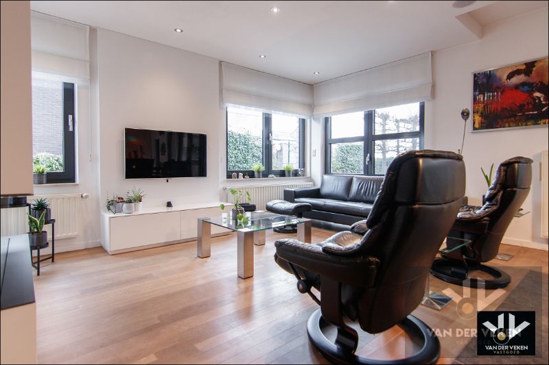 TWEEWOONST MET PAARDENSTALLEN EN WEILAND OP RUIM PERCEEL 37A21CA IN LANDELIJKE OMGEVING foto 13