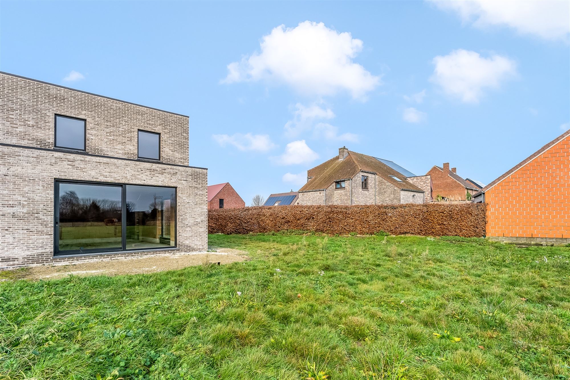 KNAPPE NIEUWBOUWWONING OP ZEER GOEDE LOCATIE TE HASSELT MET ZICHT OP DE ACHTERLIGGENDE WEIDES foto 16