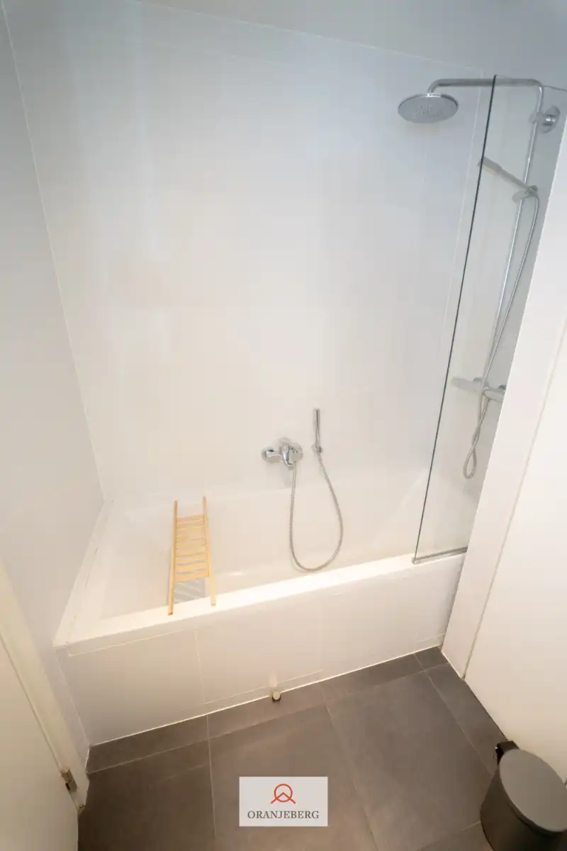 Lichtrijk appartement vlakbij Kouter foto 15