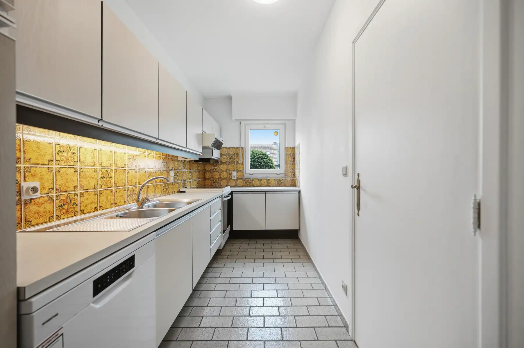 Drieslaapkamerappartement met  garagebox  te HEIST-OP-DEN-BERG foto 6