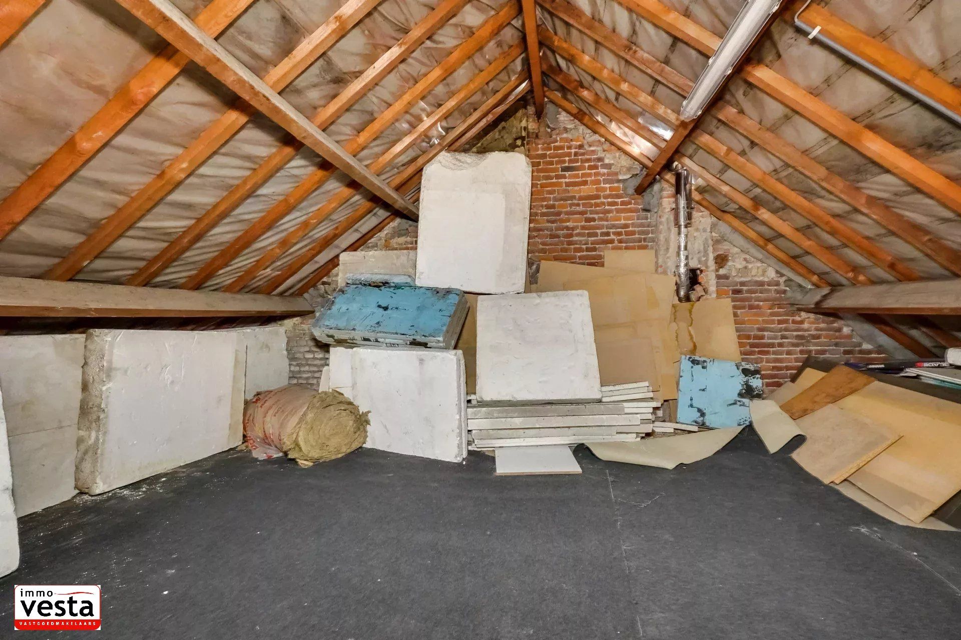 Instapklare woning aan de stadsrand van Sint-Truiden foto 11