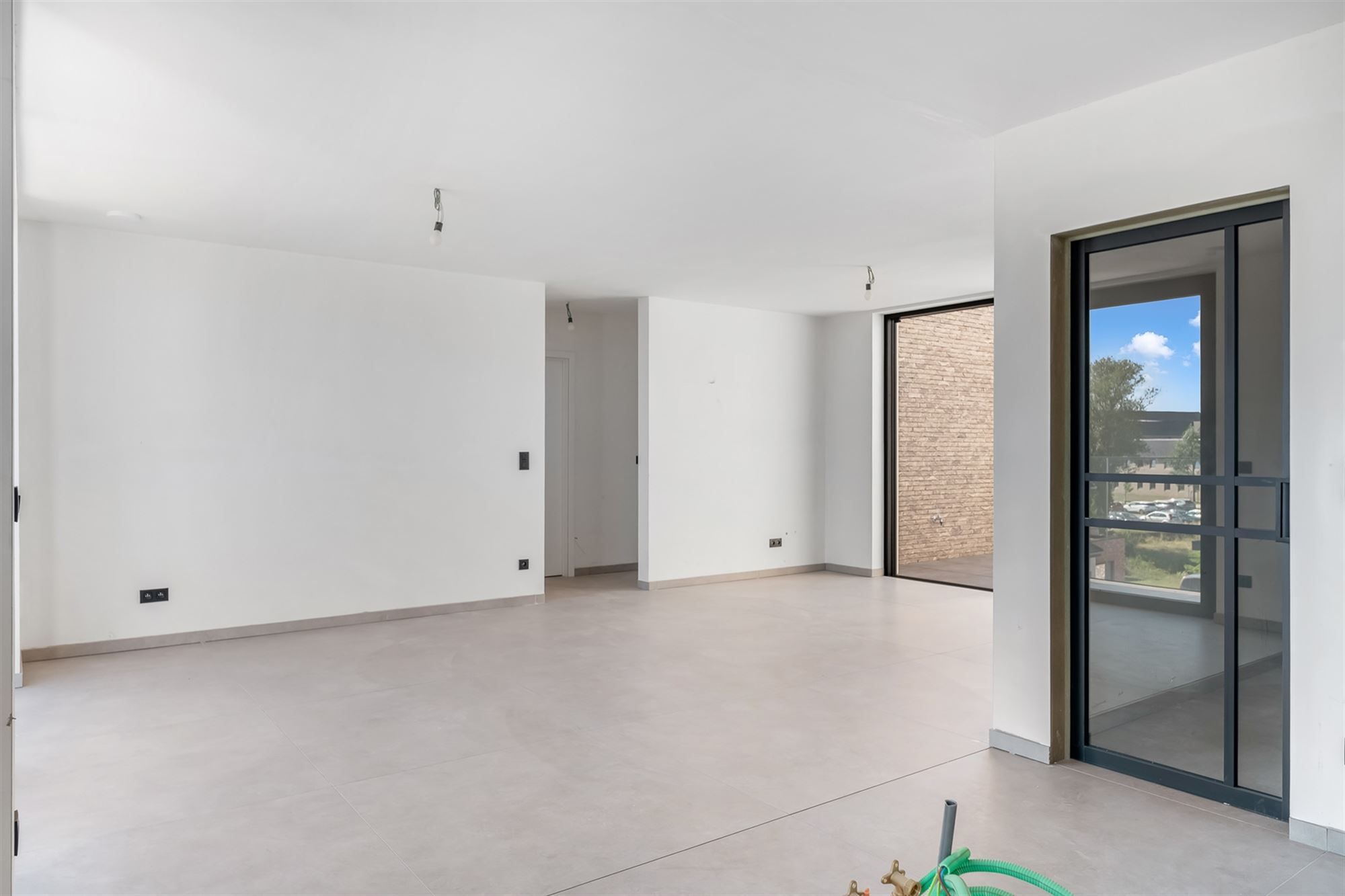NIEUWBOUW APPARTEMENT VAN 105M² MET 2 SLAAPKAMERS EN TERRASSEN MET MOGELIJKHEID TOT AANKOOP 6% BTW! foto 3