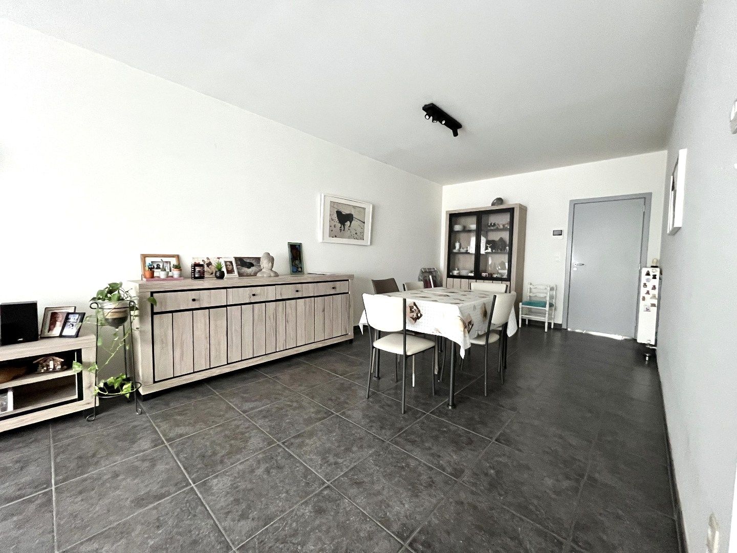 Comfortabel 2 slpk-appartement met terras en garage foto 6