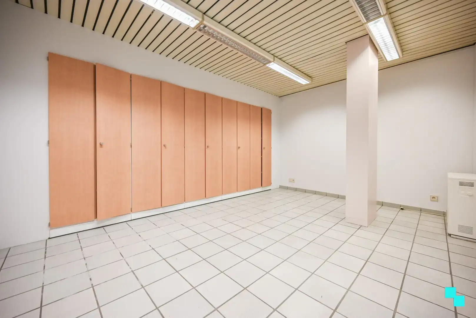 Commerciële ruimte van 114 m² met garagebox in centrum Izegem foto 7