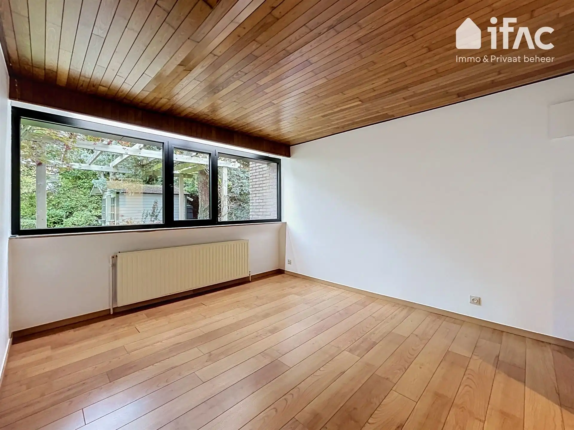 Zeer ruime bungalow voorzien van zonnepanelen  foto 13