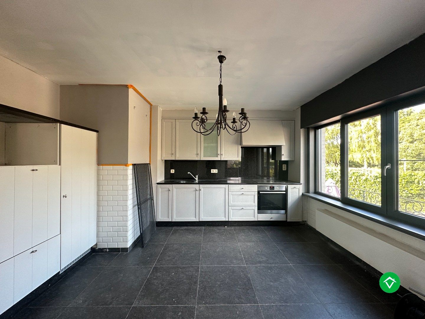 Alleenstaande, unieke woning met vier slaapkamers op een goede ligging te Torhout foto 10