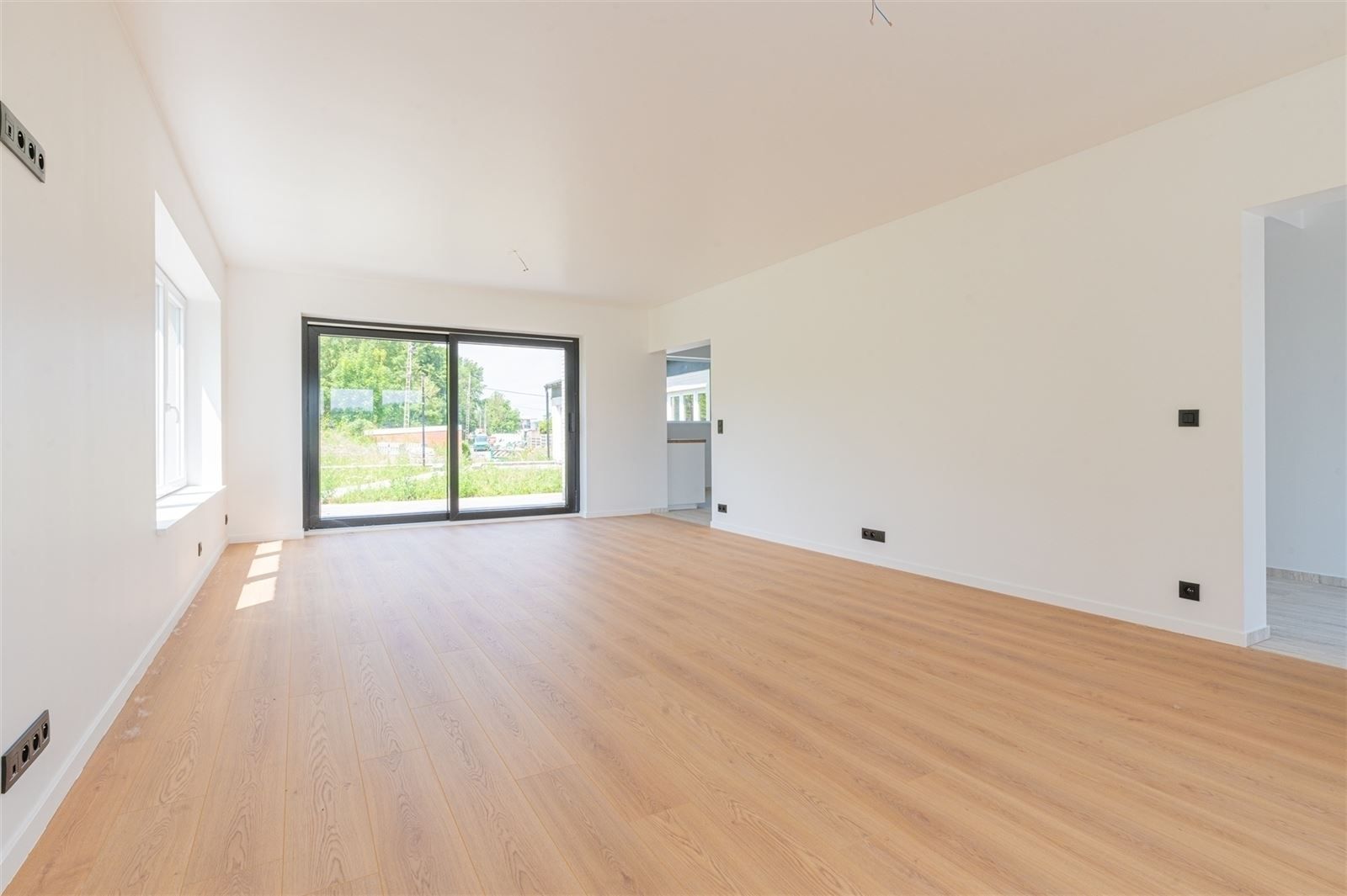 Magnifiek gerenoveerde woning met bijgebouw en parkeergelegenheid foto 6