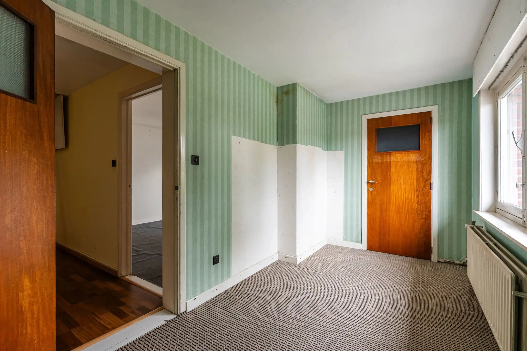 Te renoveren half open woning met veel potentieel!  foto 12