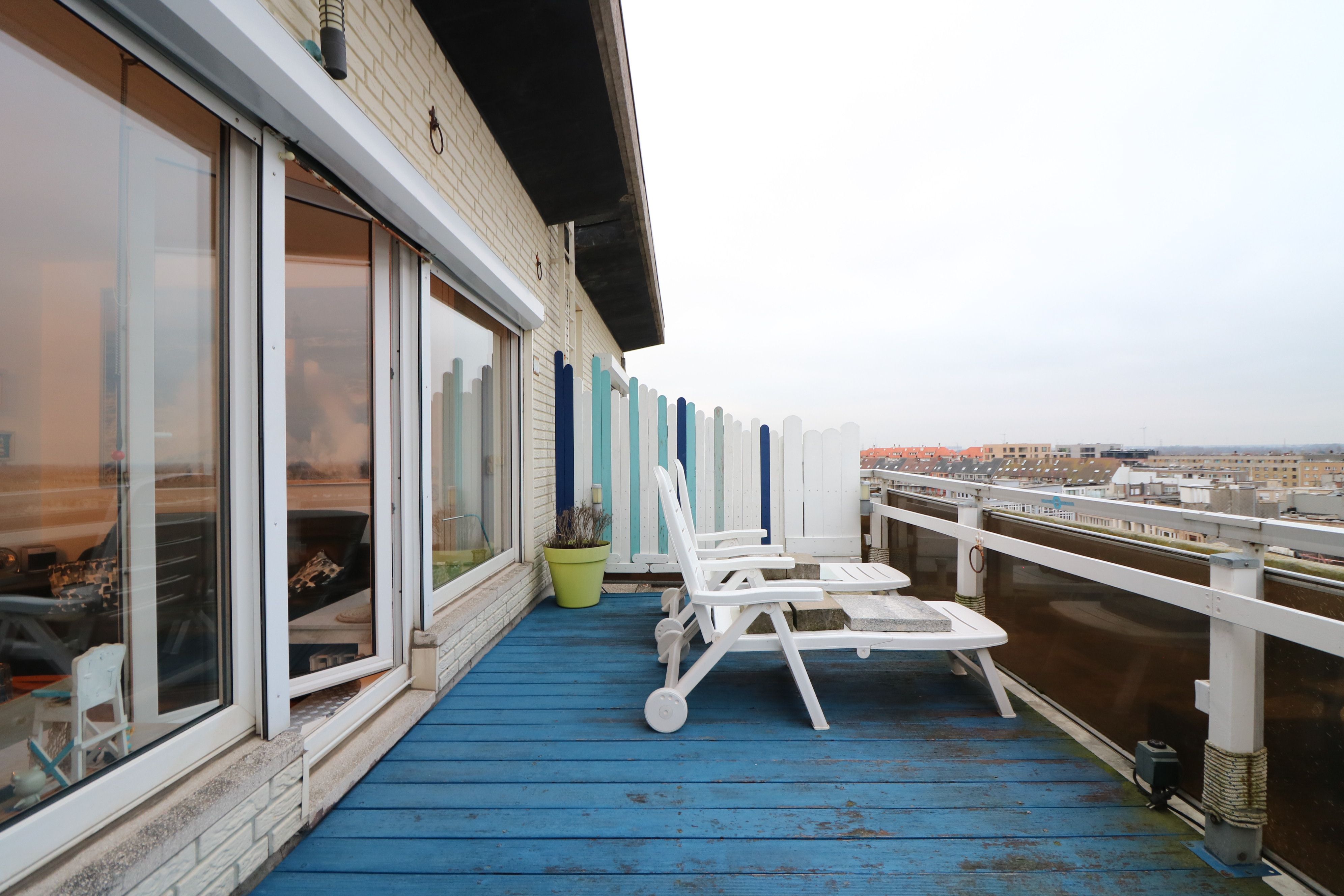 Zeer zonnig appartement met groot terras foto 4