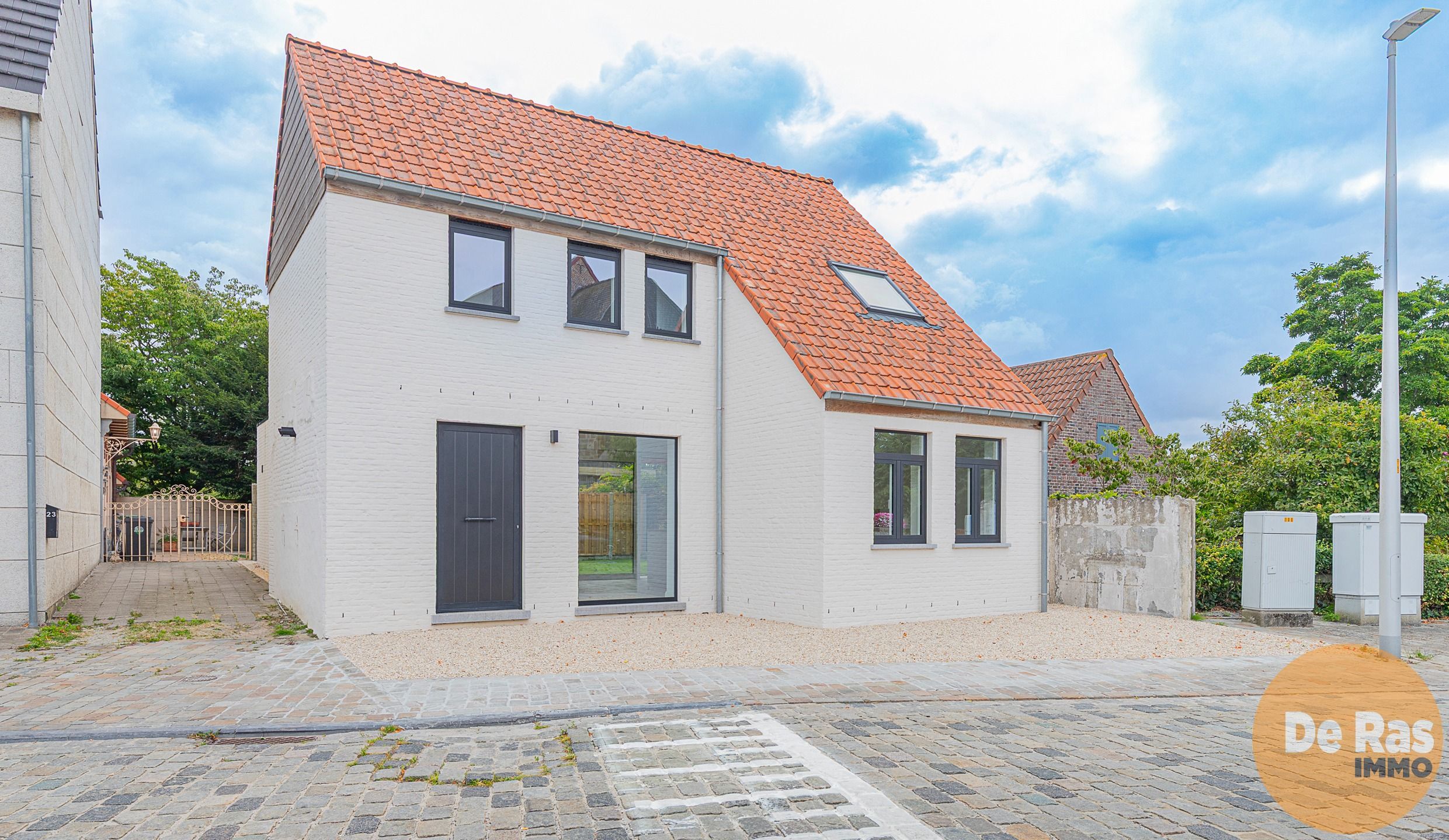 IMPE - Totaal vernieuwde woning met 2 slaapkamers foto 2