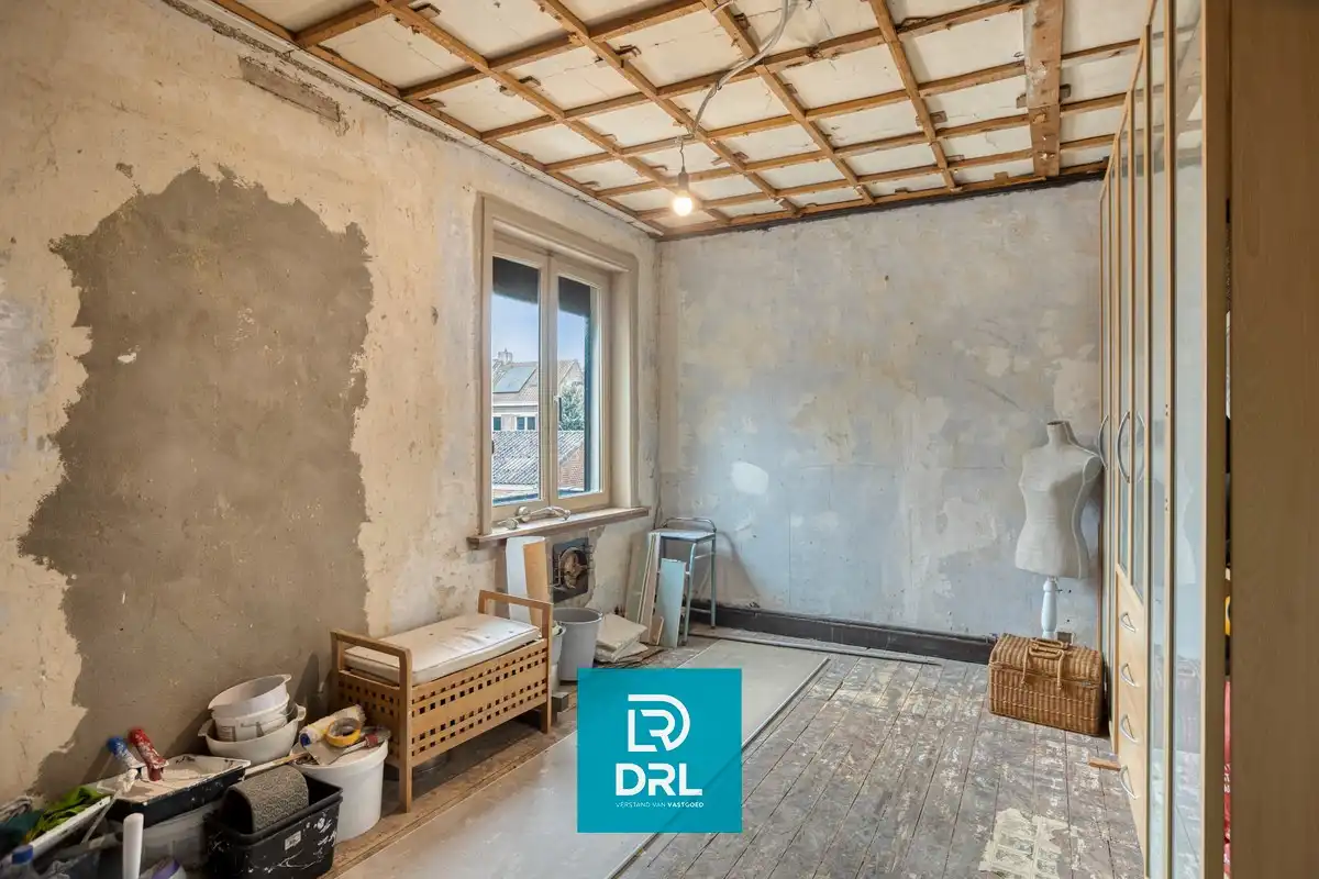 Af te werken woning met grote werkplaats/loods te Sint-Kruis. foto 13