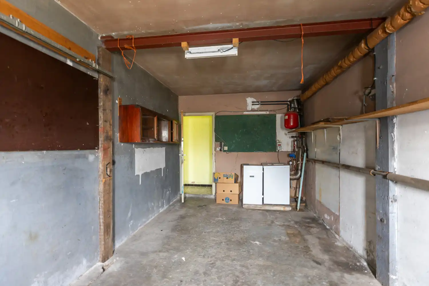 Te renoveren woning op uitstekende locatie foto 13