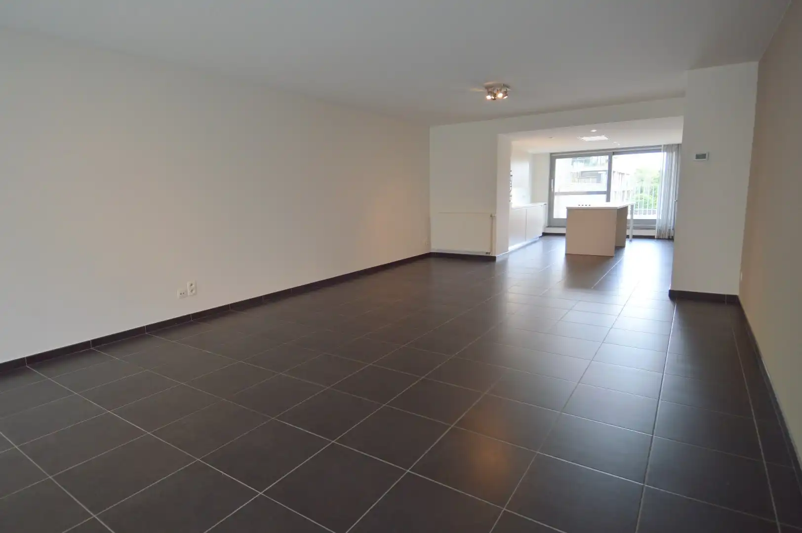 Ruim appartement met 2 slaapkamers, 2 terrassen én garage in het centrum van Harelbeke foto 7