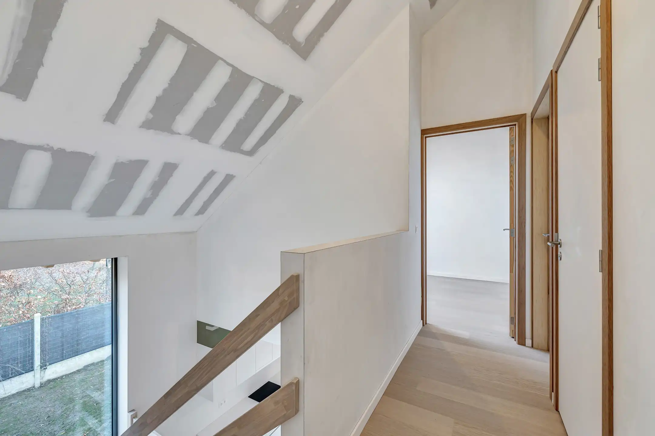 Prachtige half open nieuwbouwwoning in uniek woonerf foto 13