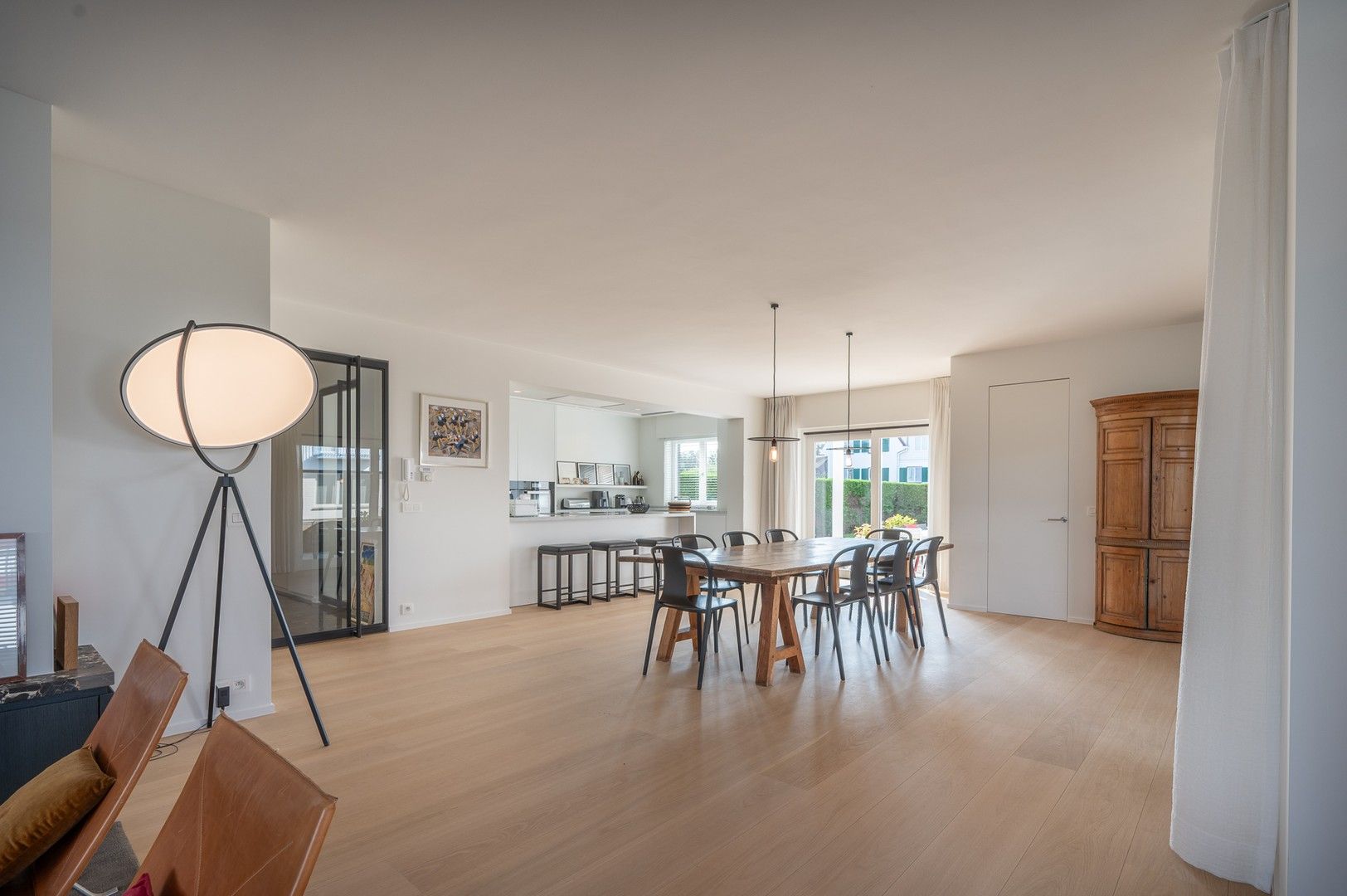Prachtig tuinappartement met zonnige tuin in een villa residentie in het Zoute op enkele stappen van de zee en de winkels. foto 6