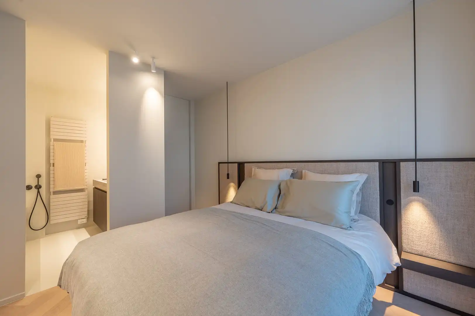 Magnifiek gerenoveerd appartement van 150 m², op enkele passen van het Van Bunnenplein. foto 13