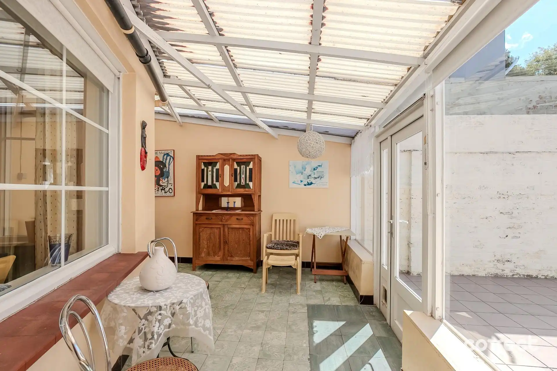 Centraal gelegen, verzorgde solide woning op een groot perceel. foto 13