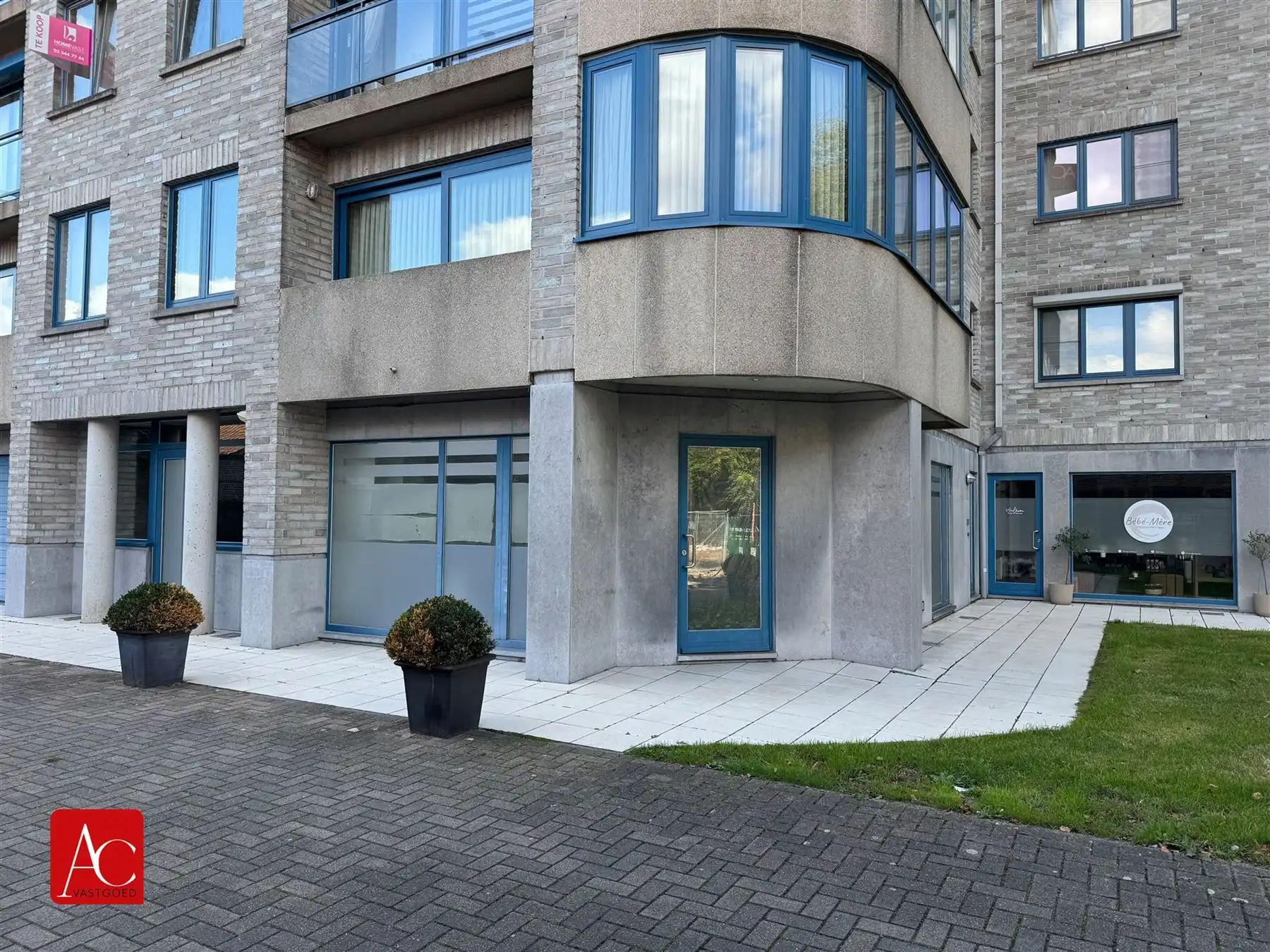 Gelijkvloers appartement, mogelijkheid tot handelszaak foto 2