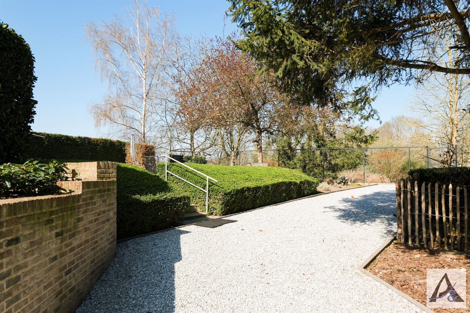 Uitgeruste en instapklare woning op landelijke locatie met label A foto 34