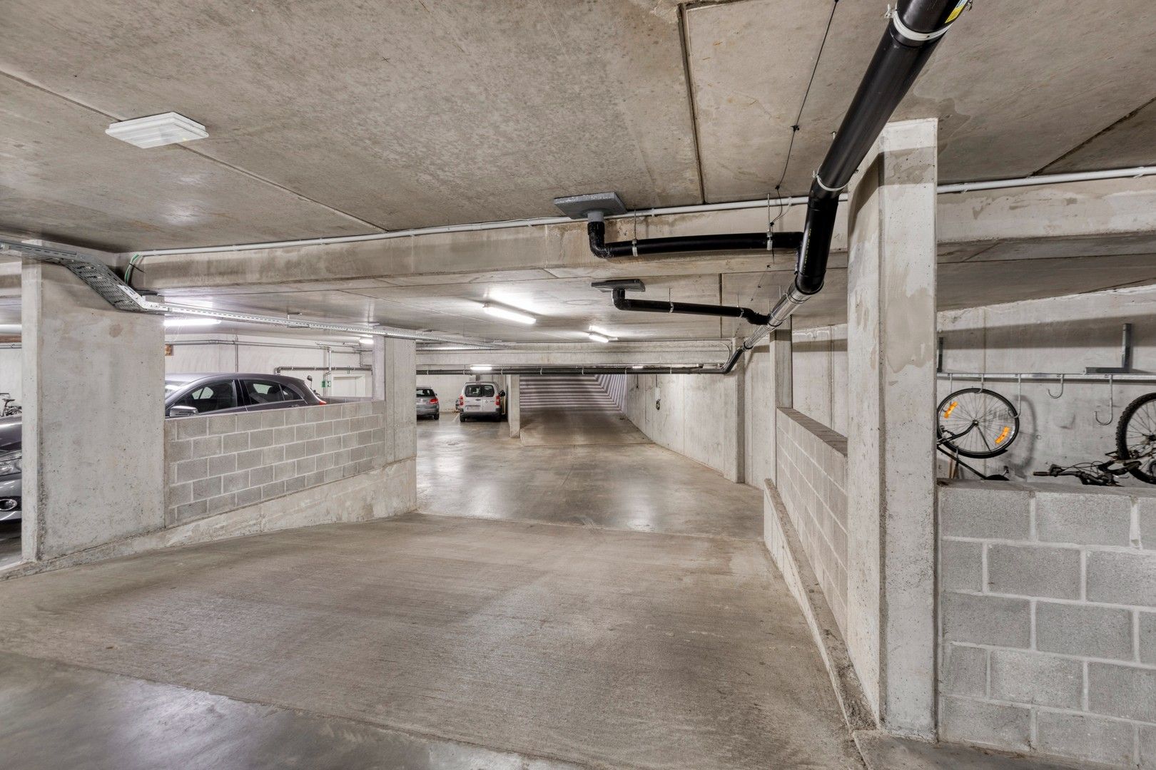 Te koop: lichtrijk appartement in hartje Genk foto 24