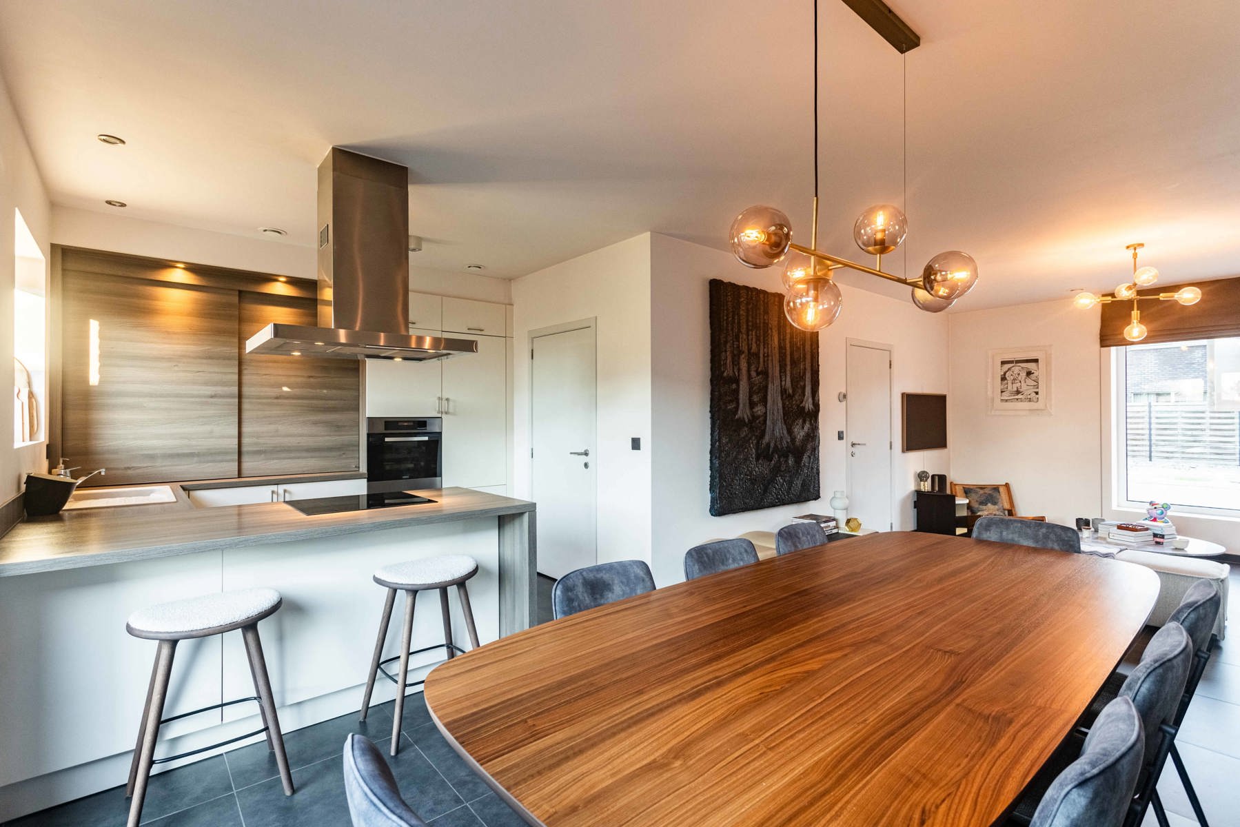 Instapklare energiezuinige woning met Zuidgerichte tuin foto {{pictureIndex}}