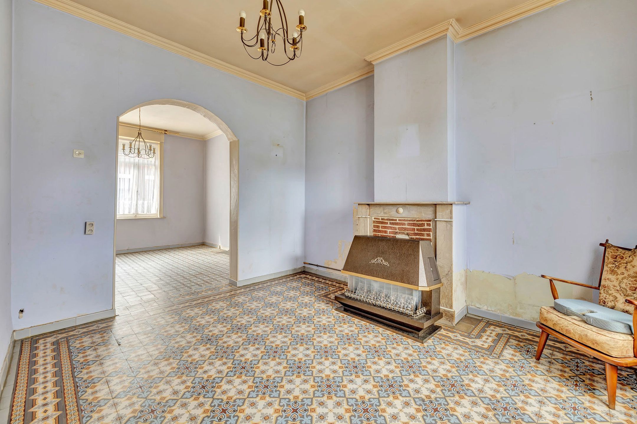 Charmante te renoveren woning met 4 slpks en tuin foto 5