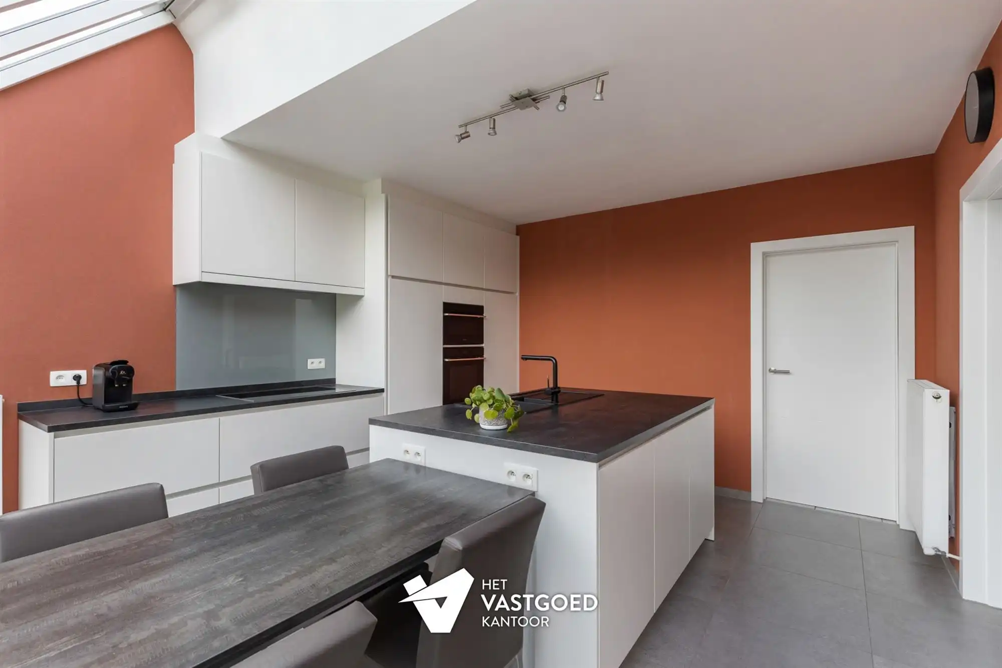 PERFECT ONDERHOUDEN, INSTAPKLARE WONING OP IDEALE LIGGING foto 11