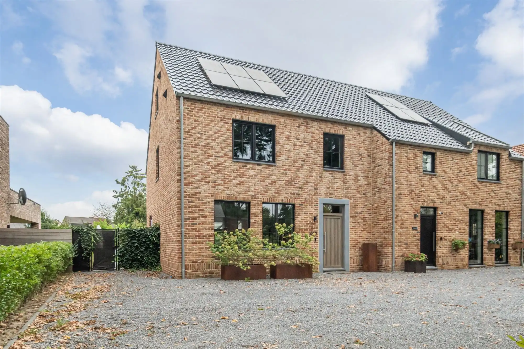 Ruime energiezuinige woning op een perceel van 4a 69ca te Kinrooi foto 2