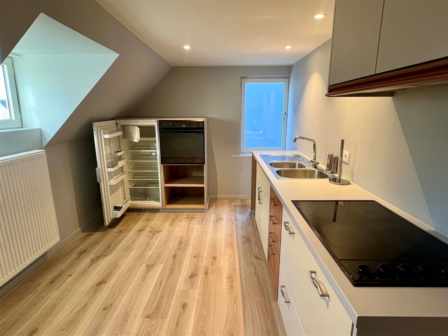 Ruime en gezellige woning met 3 slaapkamers, garage en tuin. Veel mogelijkheden! foto 11