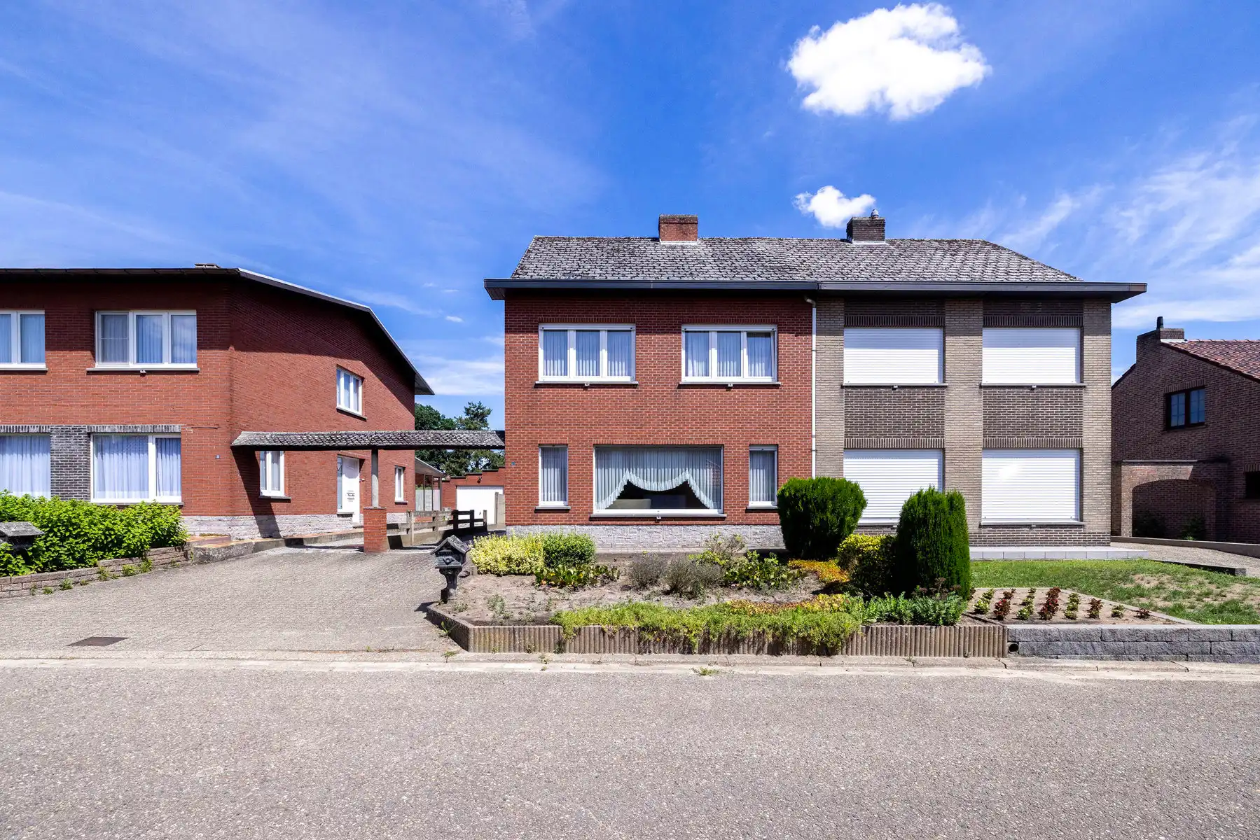 Te renoveren woning met 3 slpks, ruime zolder en diepe tuin in Mol-Ezaart foto 2
