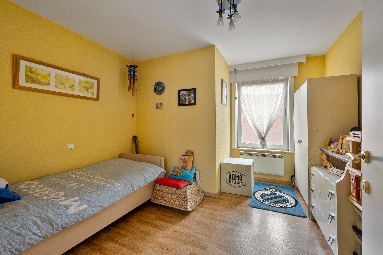 COMMERCIËLE HANDELSWOONST MET 3 SLPKS, GROTE GARAGE EN GUNSTIG EPC foto 15