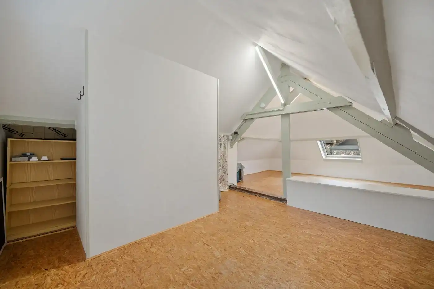 Instapklare karaktervolle woning op uitstekende locatie in Sint-Joris-Weert foto 15
