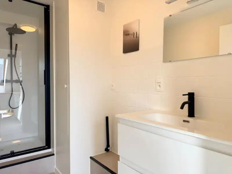 Interessante investeringsopportuniteit ( ook om zelf te bewonen )  in hartje Hasselt –  100 % vernieuwde duplex foto 4