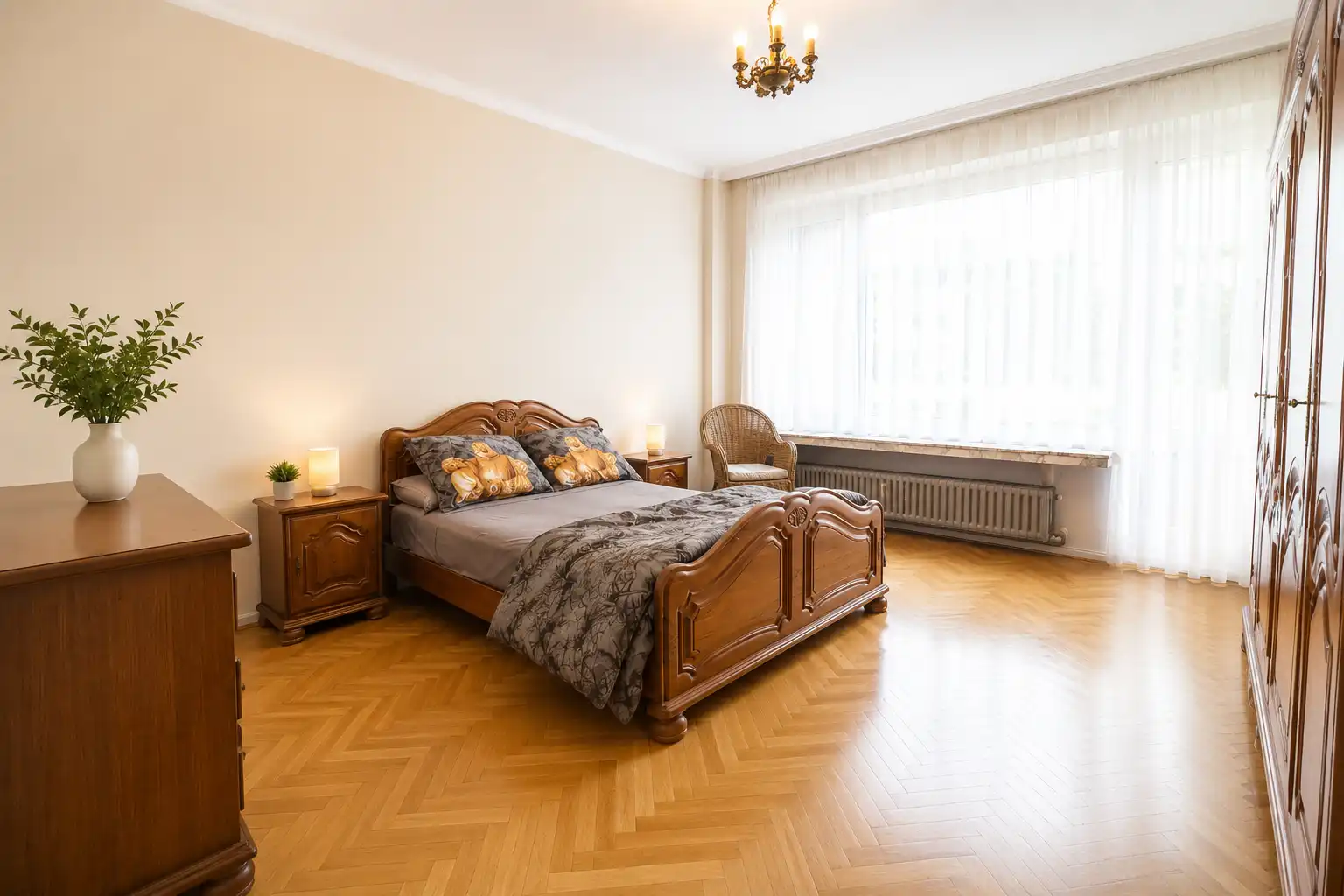 Ruim appartement (95 m²) met 2 zeer grote slaapkamers en zicht op zee en Pier. foto 6