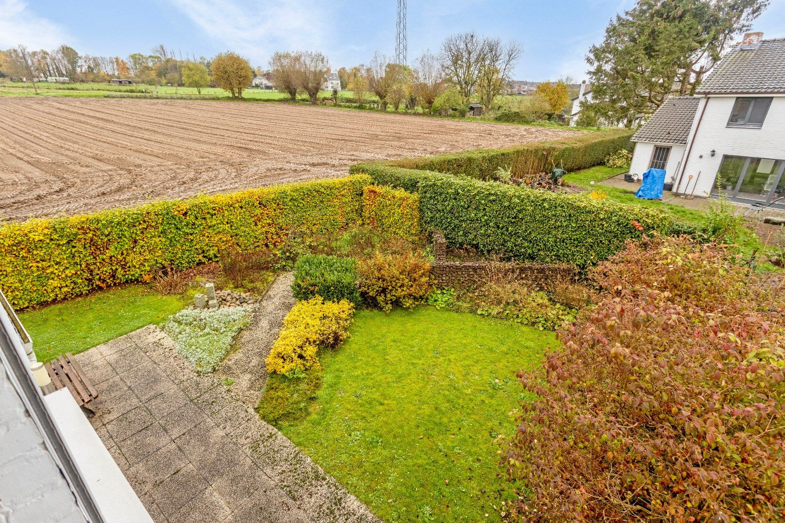 Solide 3-gevel woning met 3 slpks, tuin en garage nabij centrum Halle foto 17