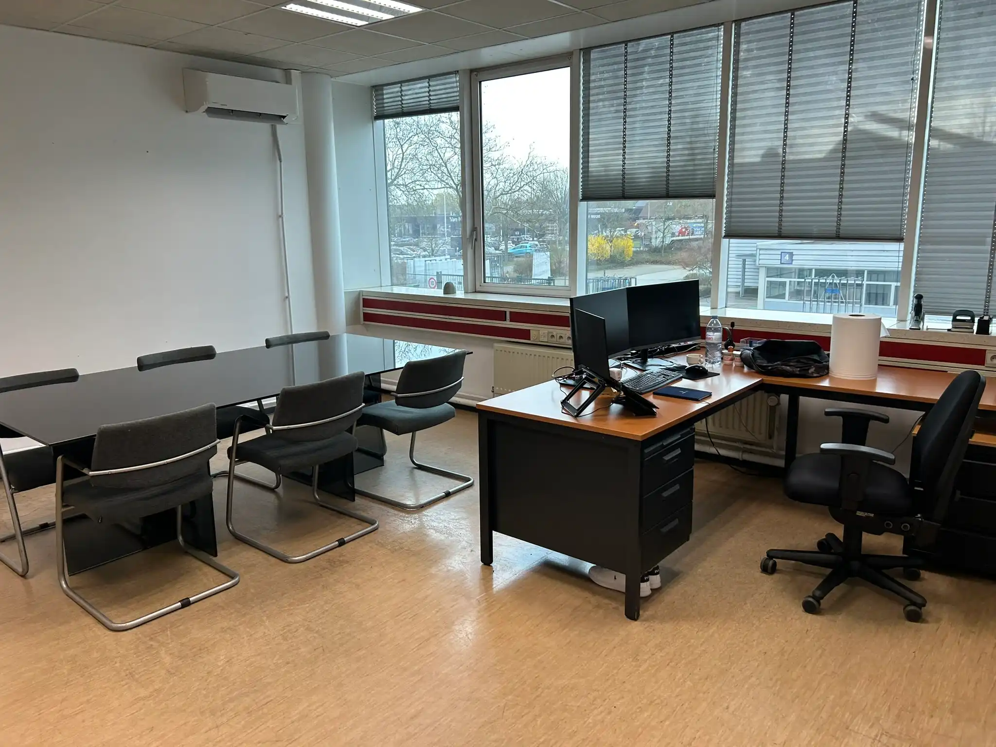 Uitstekend gelegen industrieel gebouw met kantoren op 272are foto 15