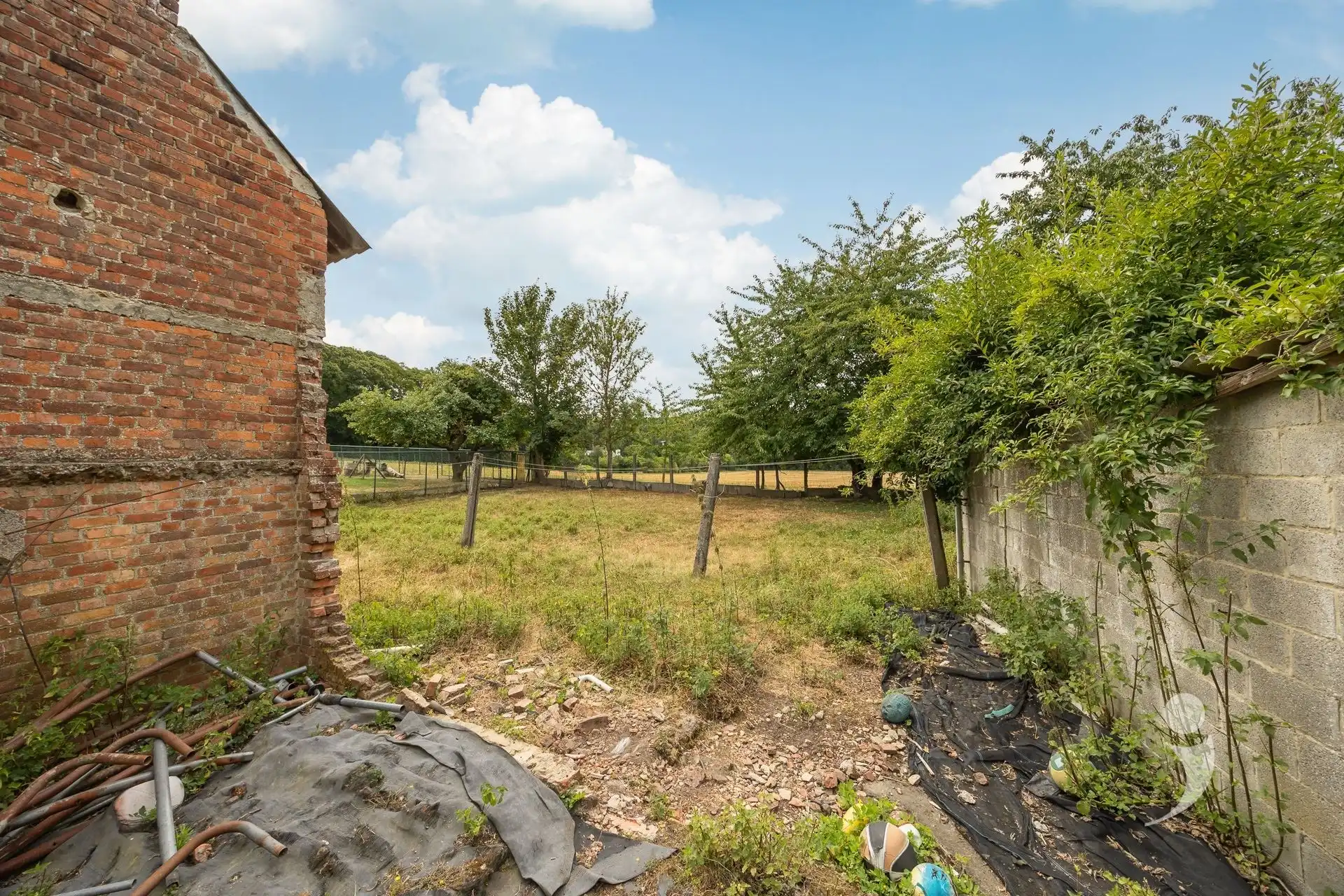 Te renoveren eengezinswoning met grote tuin foto 15