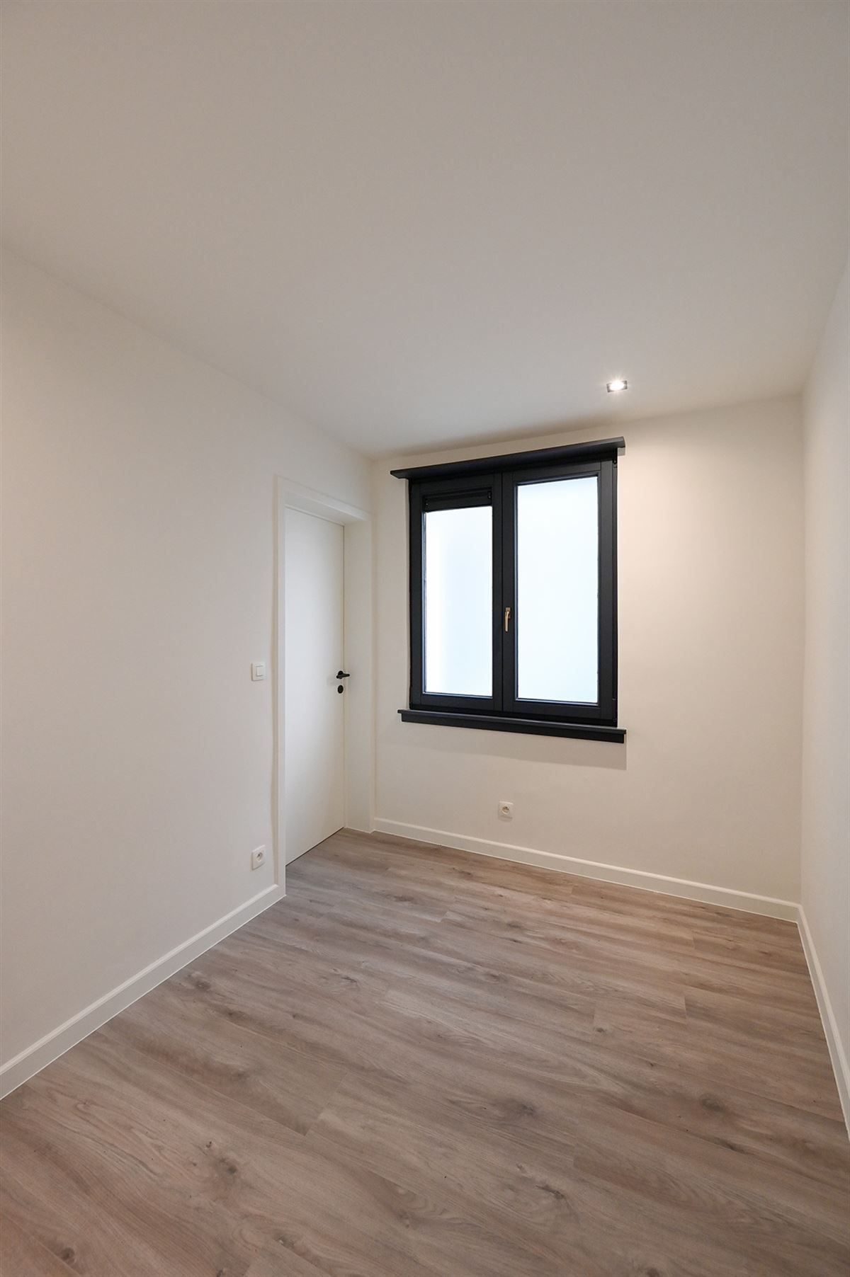 Gerenoveerd appartement met 1 slaapkamer foto 21