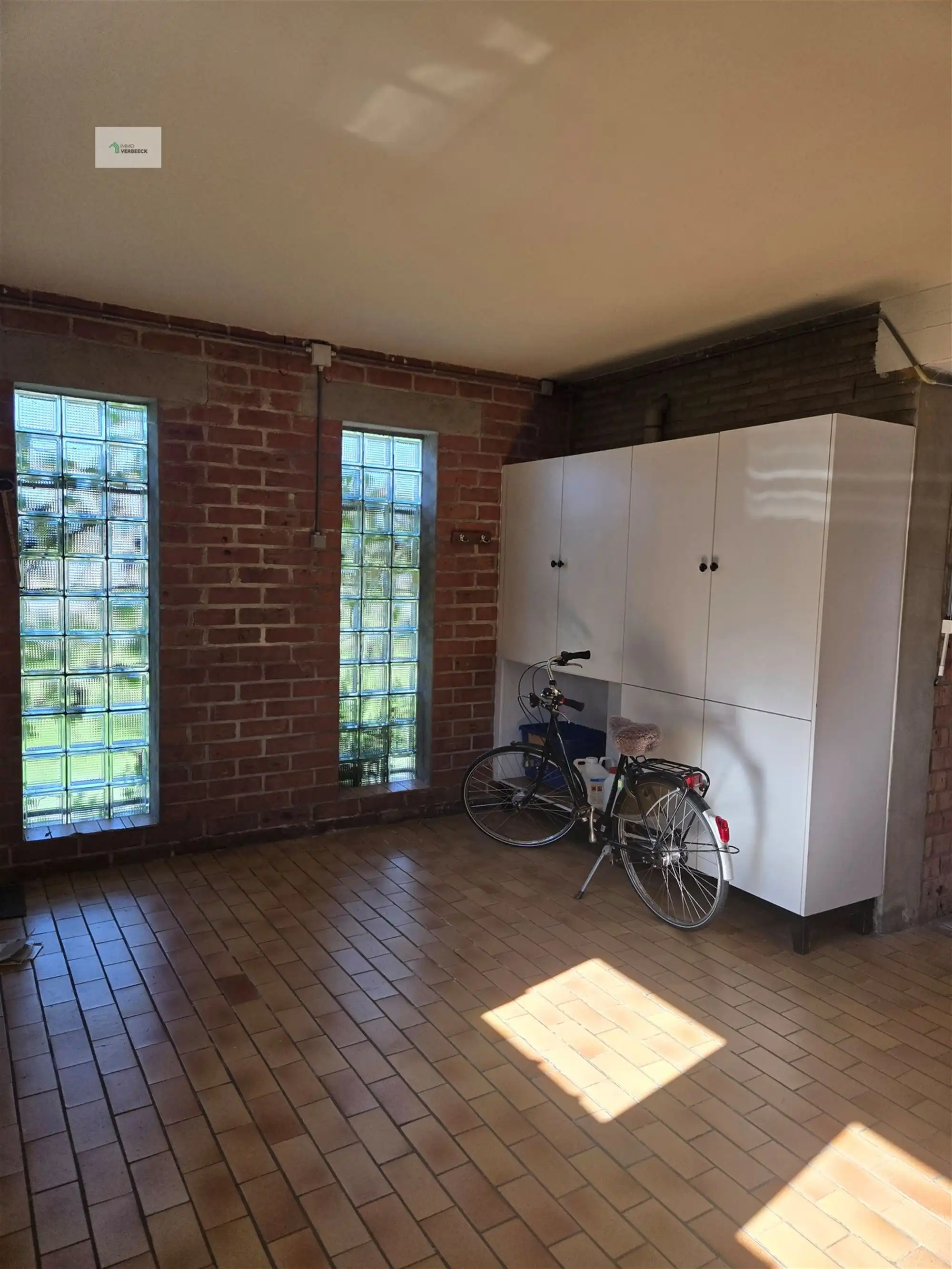 Ruime woning met 4 slaapkamers op 914 m² te Bale foto 18