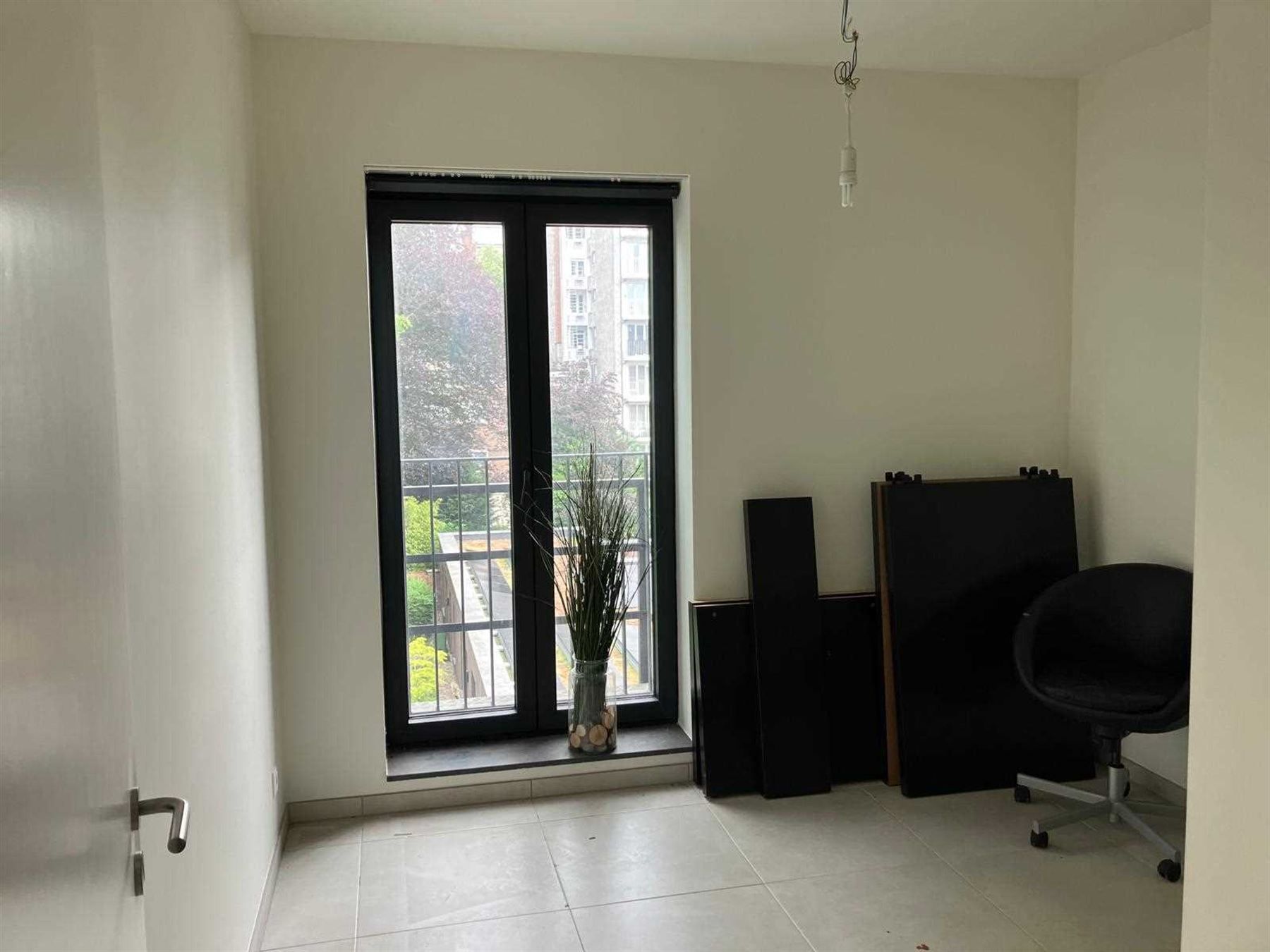 Appartement met autostaanplaats en 2 slaapkamers! foto 5