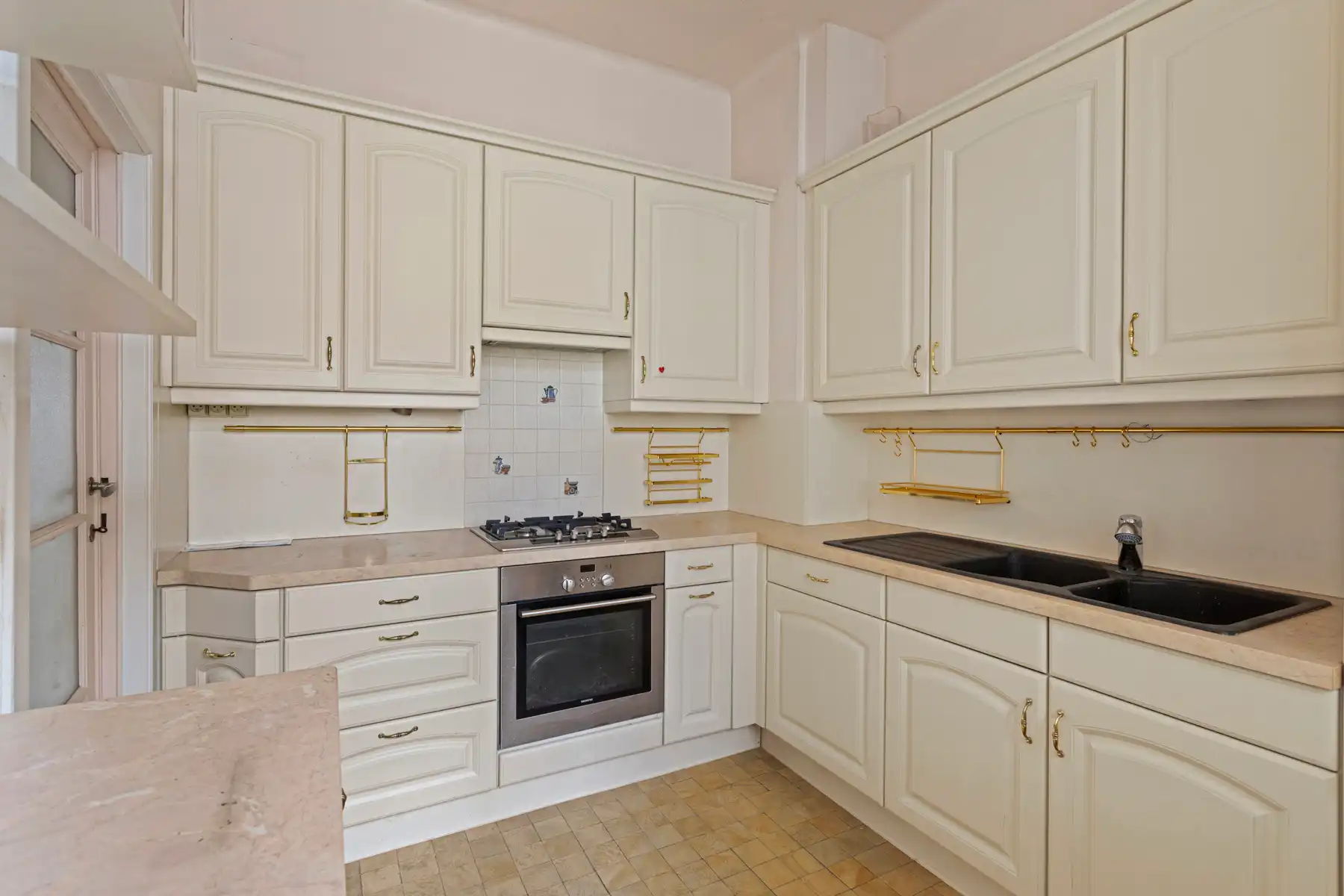 Stijlvol appartement met 1 slaapkamer in de Europese wijk foto 10