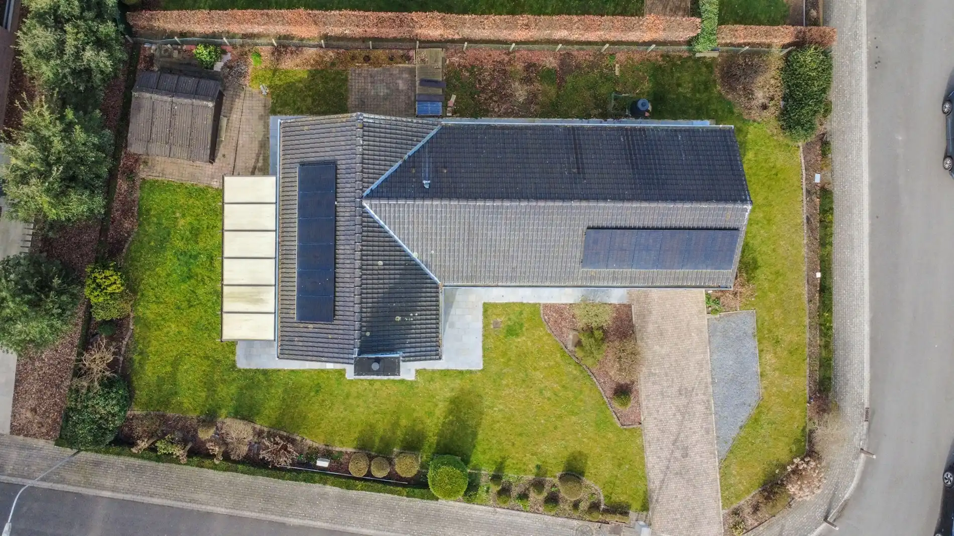 CHARMANTE GELIJKVLOERSVILLA OP TOPLOCATIE ! foto 4