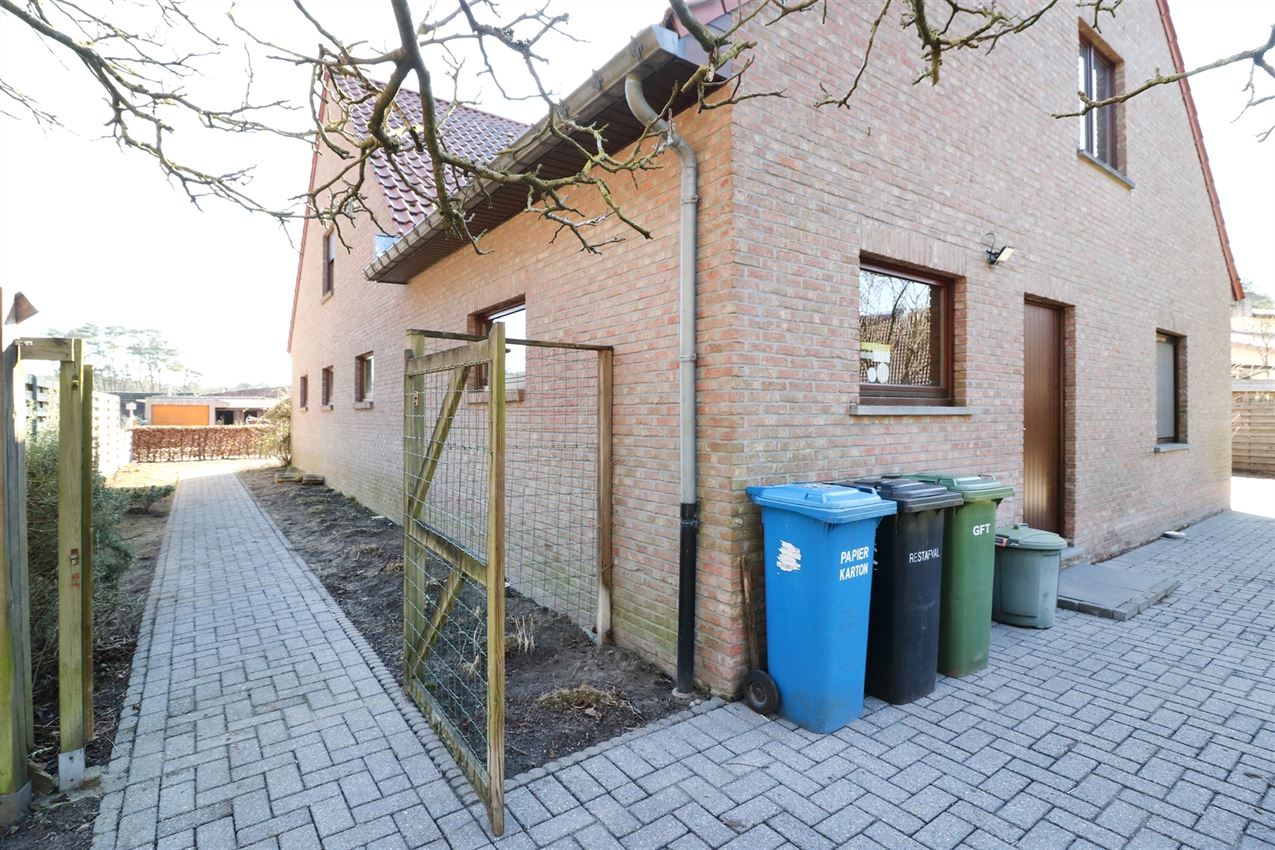 Label c, mooi gelegen landhuis, zonnige leefruimte foto 57