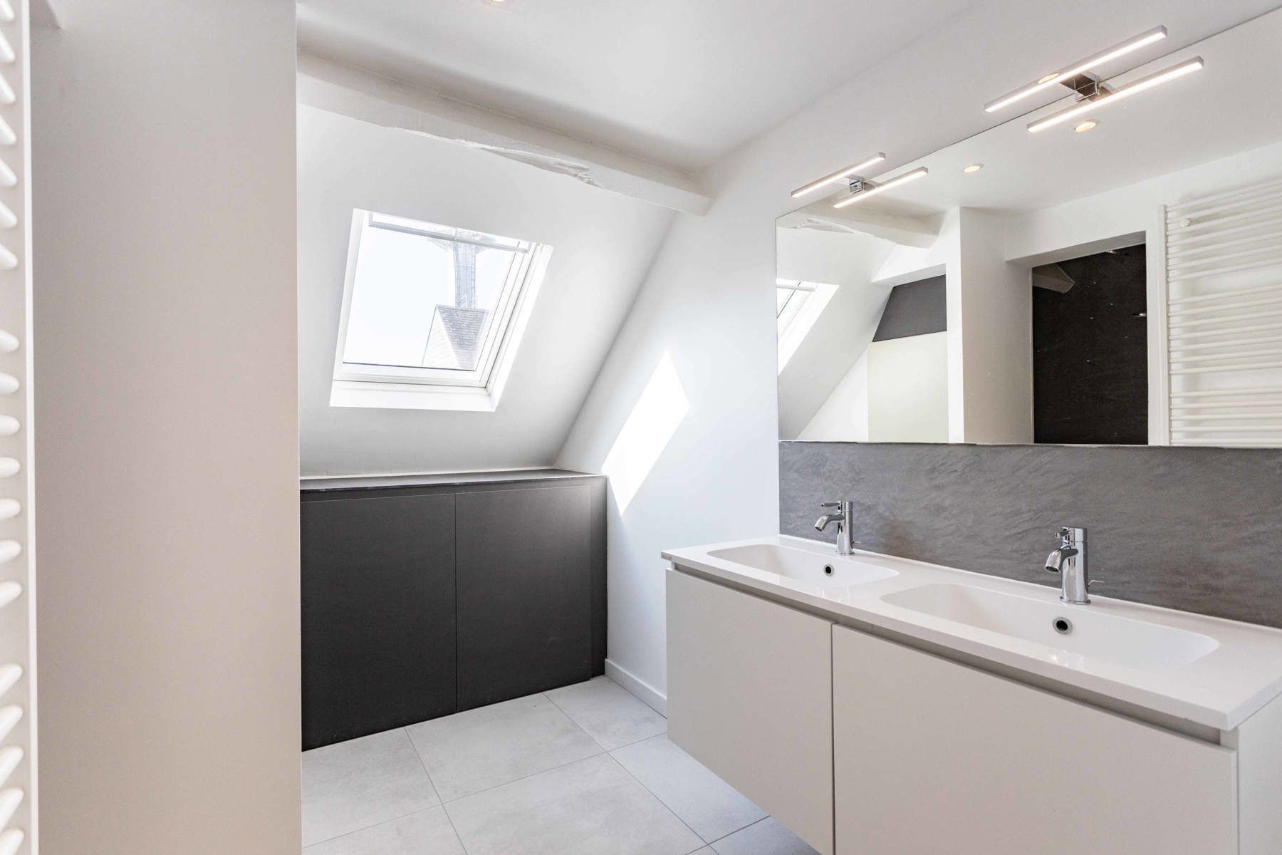 Te huur: Energiezuinig appartement met 2 slaapkamers te Aalst! foto 16