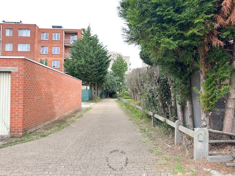 Instapklaar appartement met twee slaapkamers, terras en optionele garagebox in Sint-Niklaas foto 14