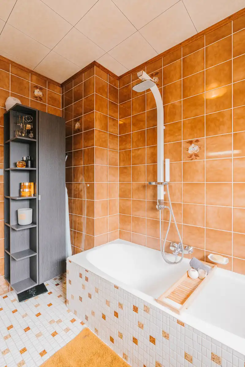 Vrijstaande, karaktervolle woning met prachtige tuin foto 10