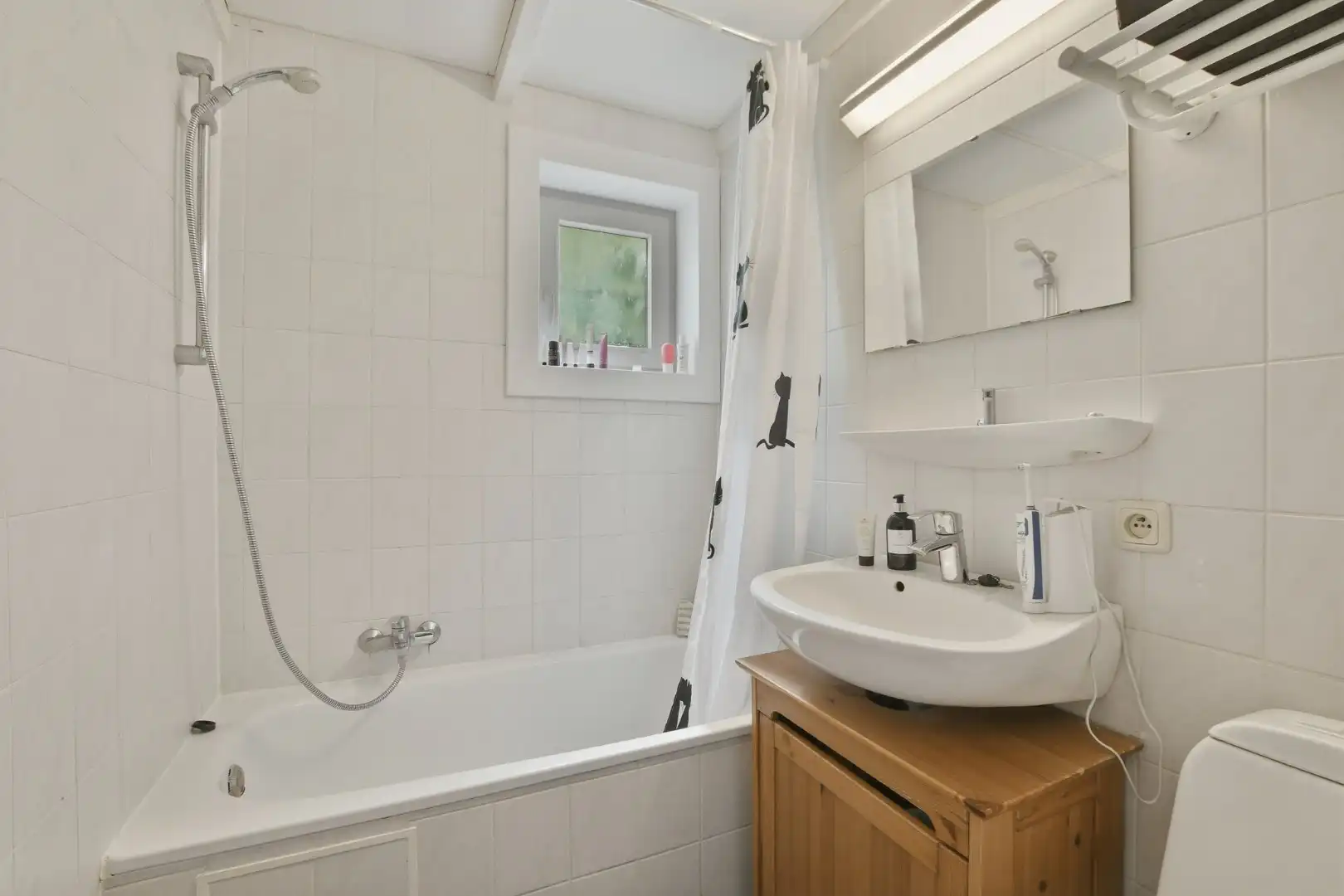Charmant vissershuisje met 3 slaapkamers en prachtig open polderzicht foto 12