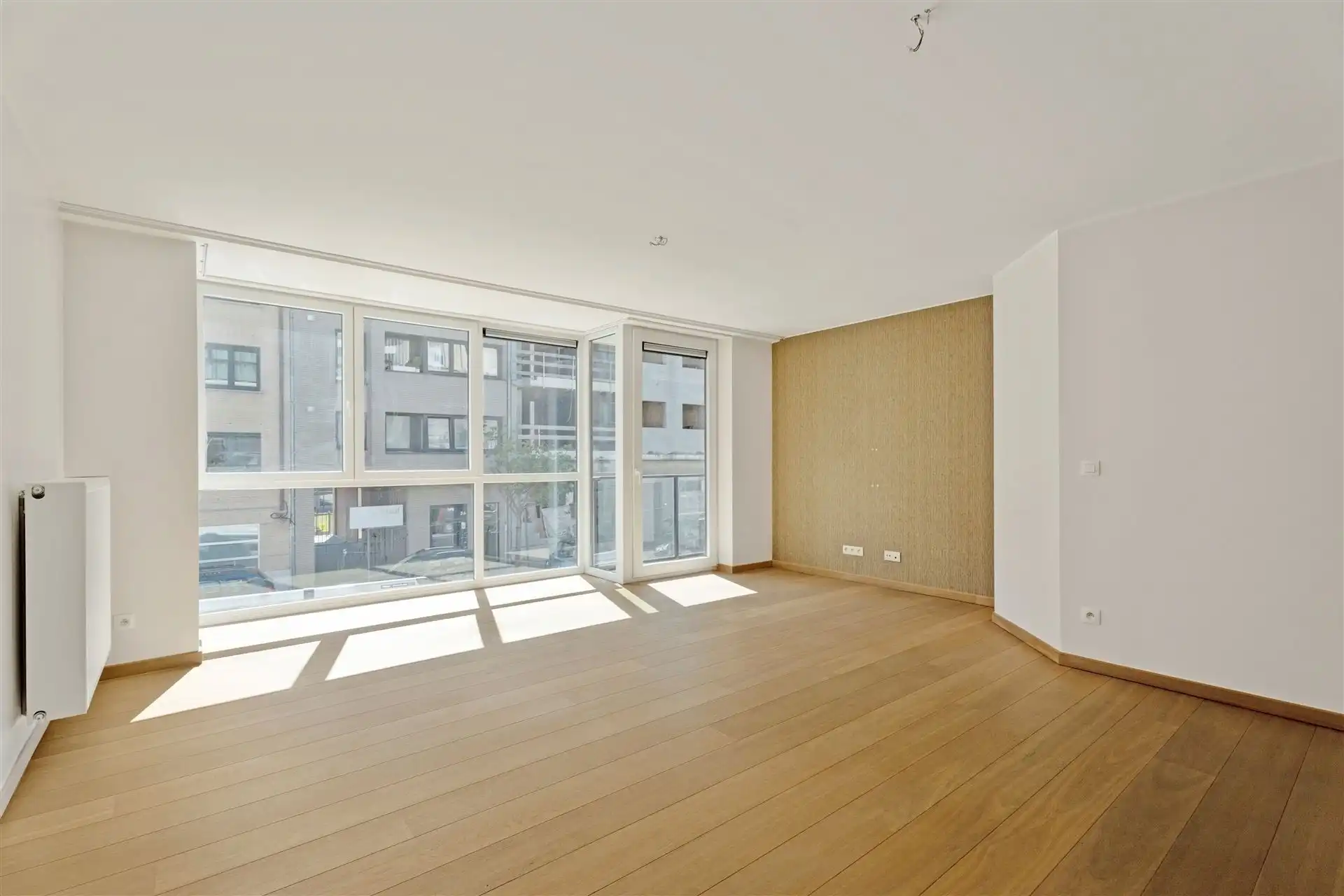 INSTAPKLAAR / GROOT TERRAS foto {{pictureIndex}}